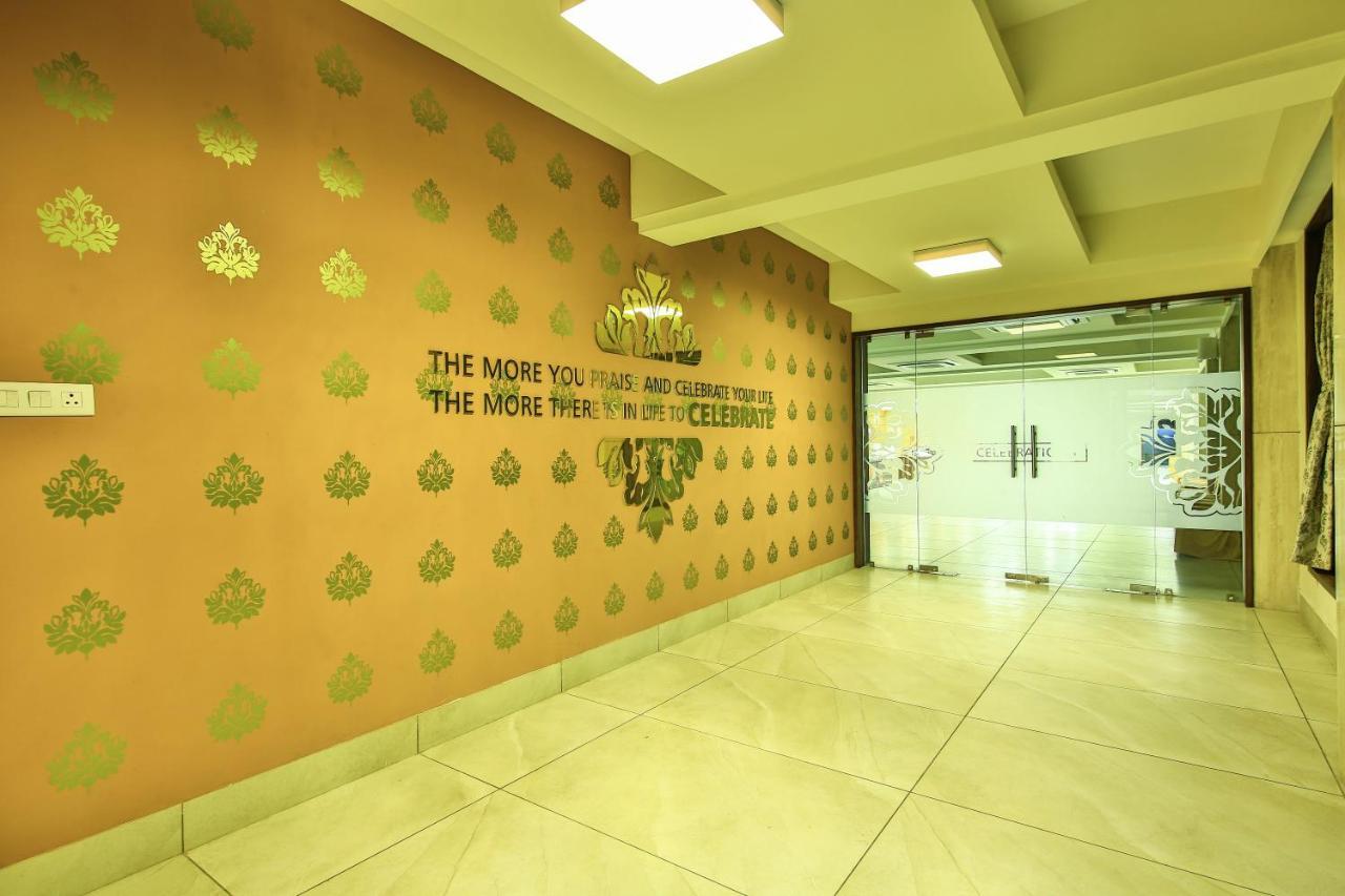 Fabhotel Flora Vastral أحمد أباد المظهر الخارجي الصورة