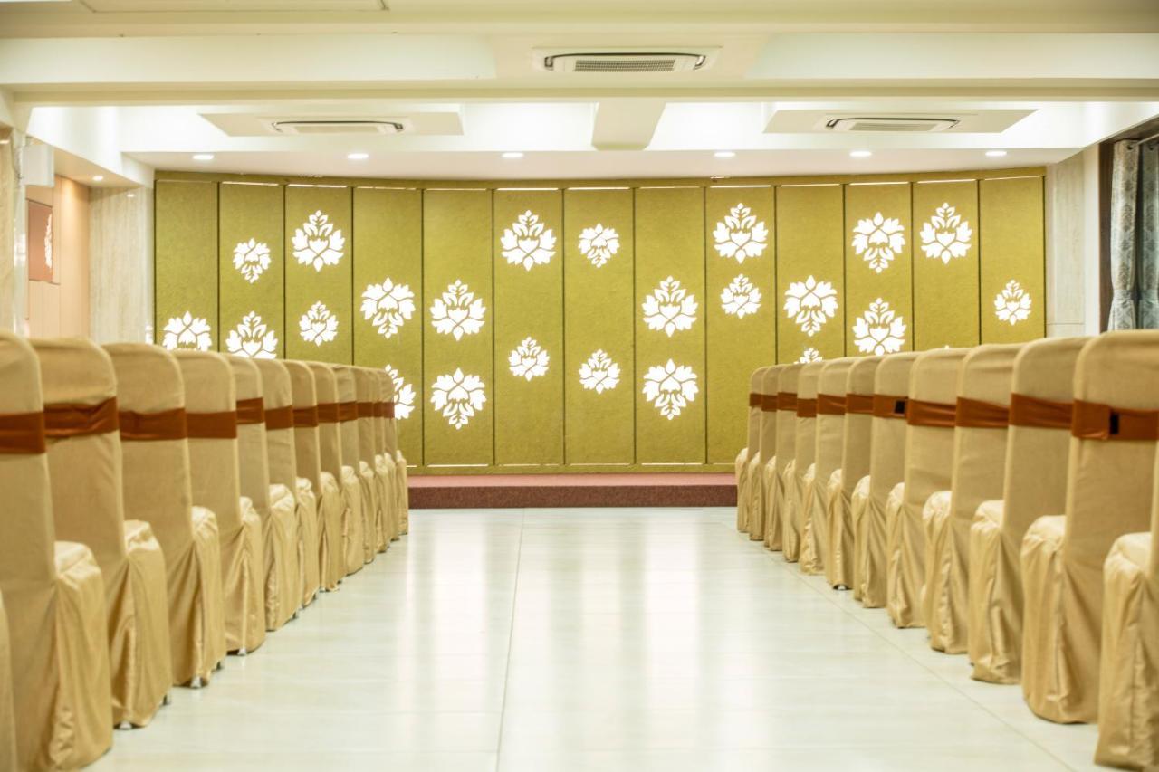 Fabhotel Flora Vastral أحمد أباد المظهر الخارجي الصورة