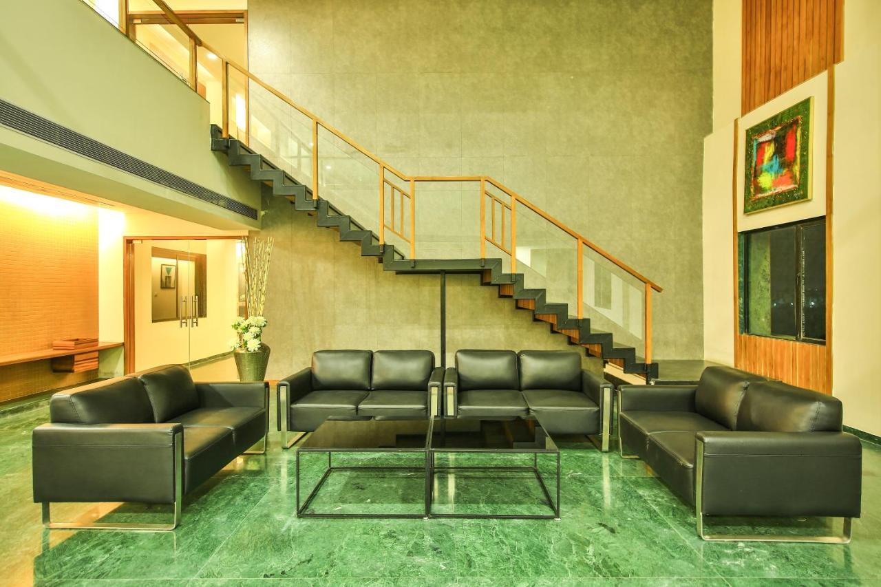 Fabhotel Flora Vastral أحمد أباد المظهر الخارجي الصورة