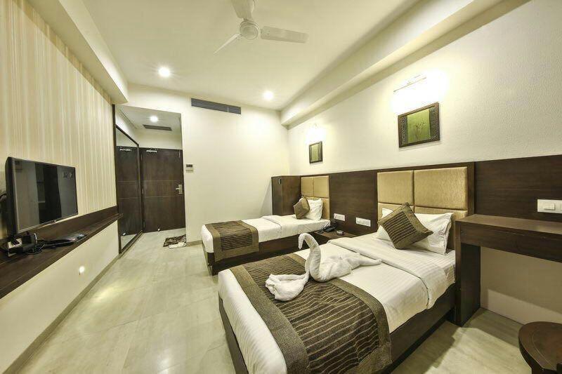 Fabhotel Flora Vastral أحمد أباد المظهر الخارجي الصورة