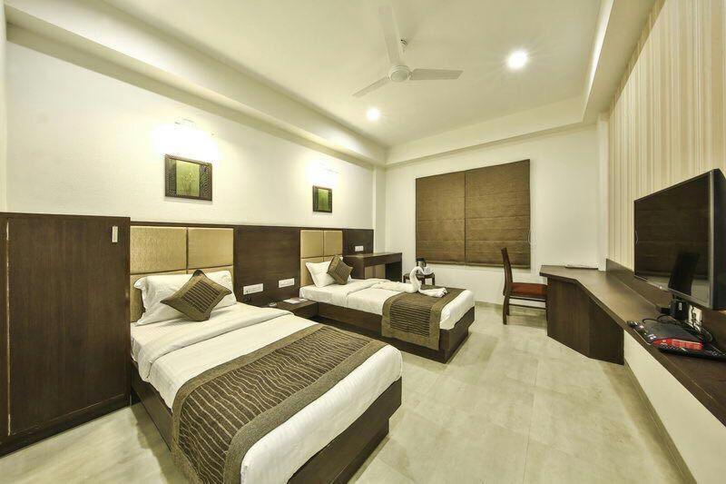 Fabhotel Flora Vastral أحمد أباد المظهر الخارجي الصورة